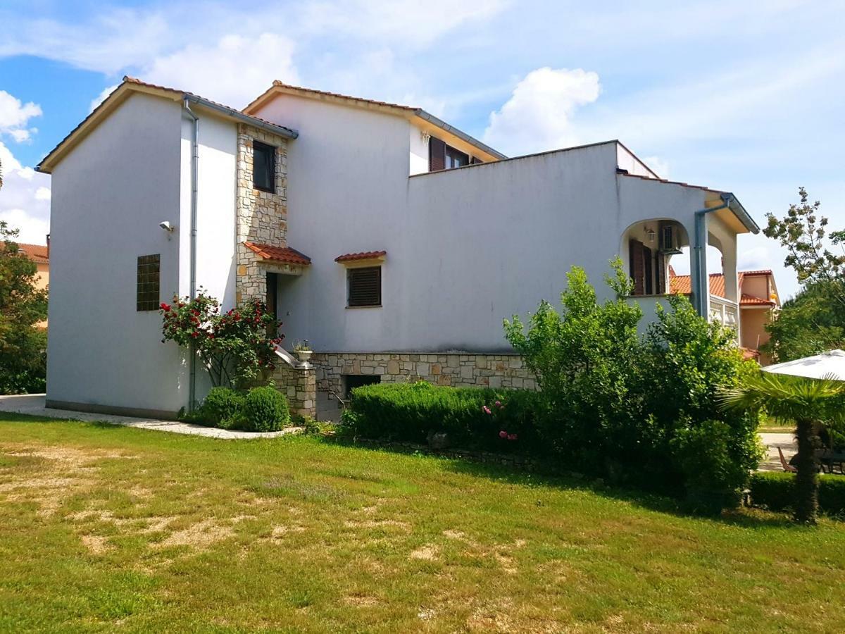 Apartmán Nada And Family Rovinjsko Selo Exteriér fotografie